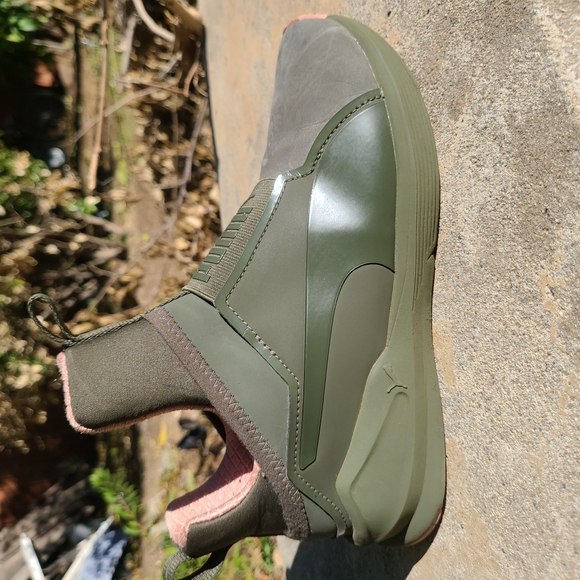 Puma Fierce in Olive/Pink 6.5 - Picture 5 of 10